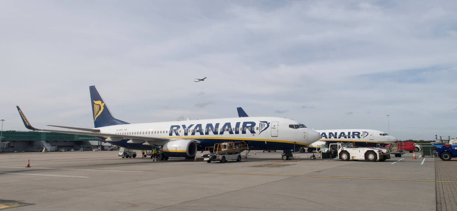 Atterrissage D Urgence D Un Avion De La Compagnie Ryanair Au Portugal