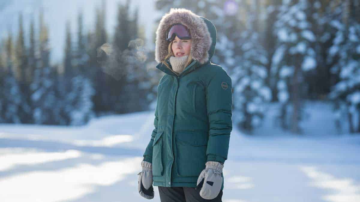 how to stay warm in the mountains in winter