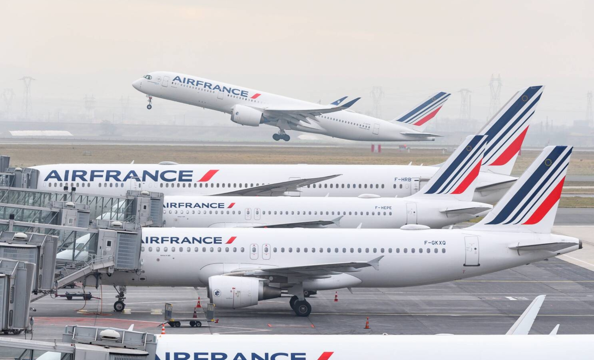 Avions de la compagnie aérienne Air France à l'aéroport Paris-Charles de Gaulle