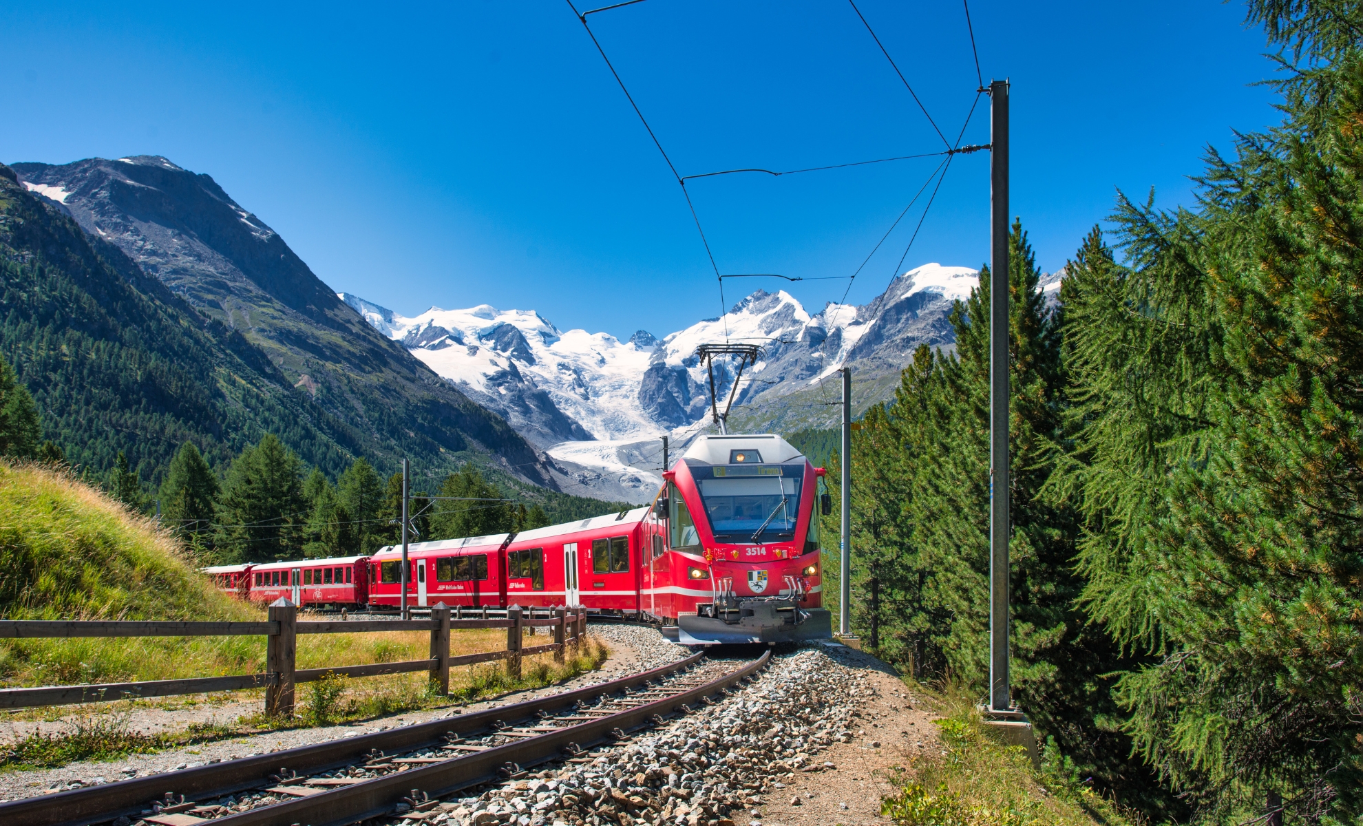 Le train Bernina Express, les Alpes en Suisse