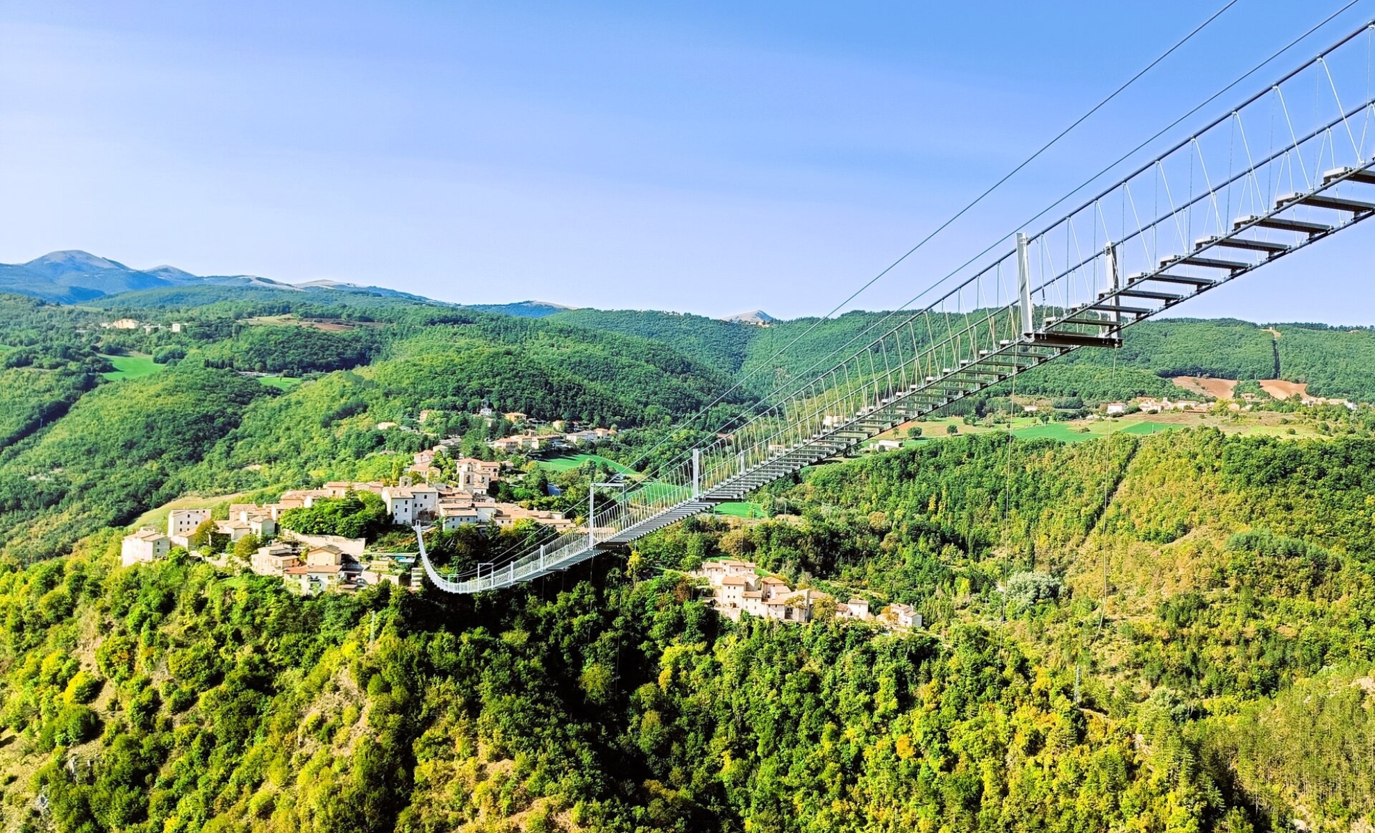 Le pont tibétain de Sellano en Italie