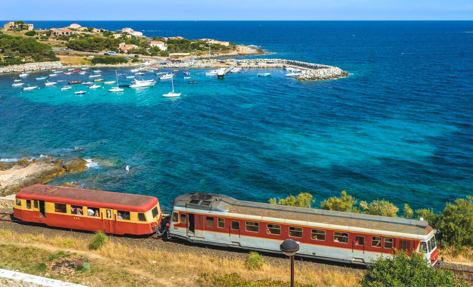 Voyage en train sur le Chemin de Fer de la Corse
