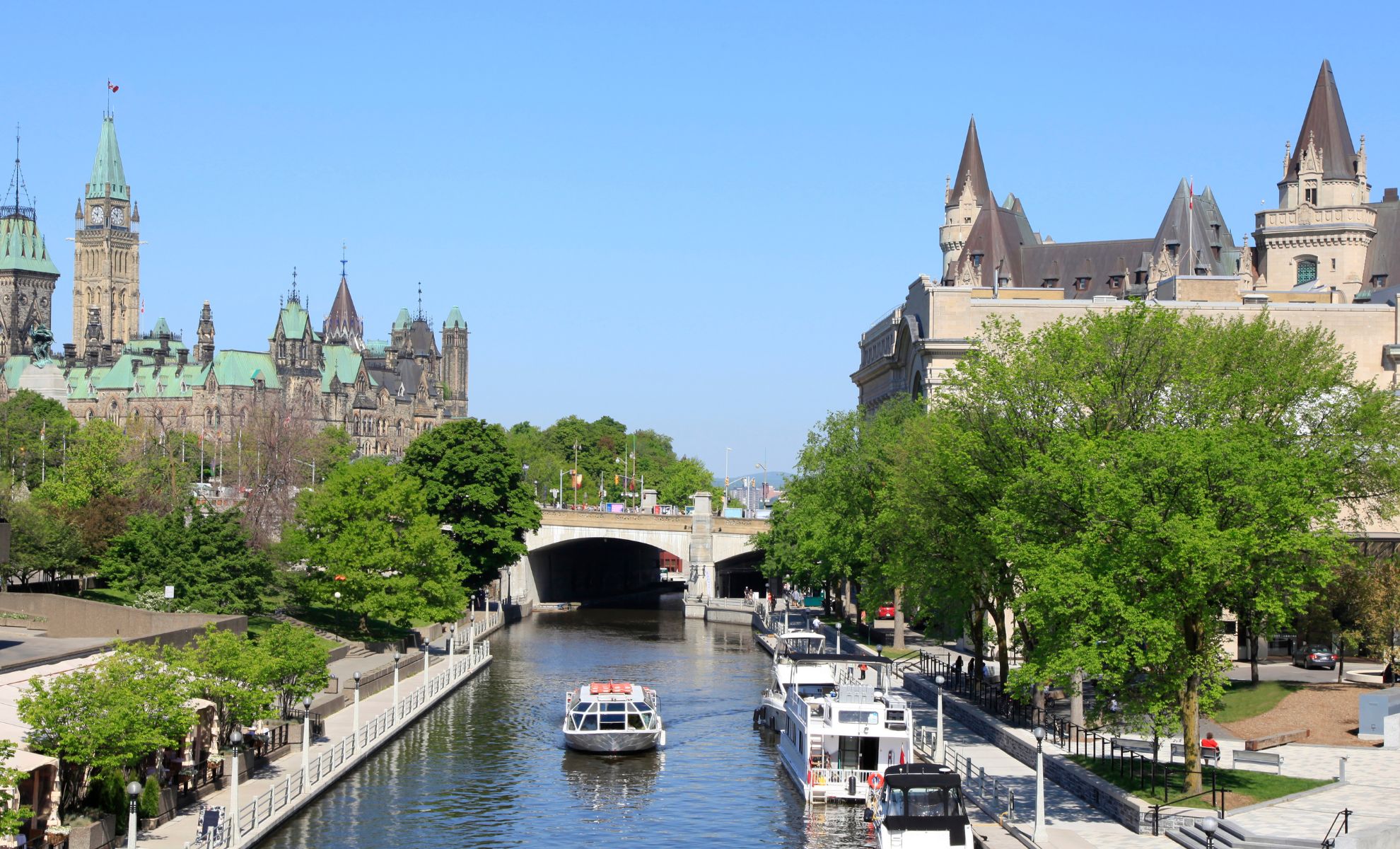 Faire une balade dans le Canal Rideau, Ottawa, Canada