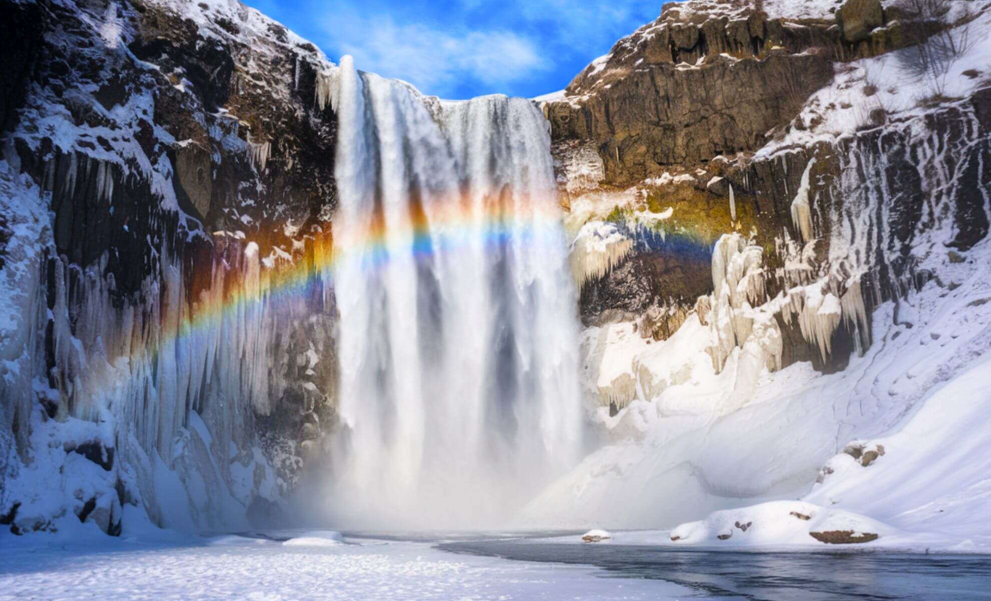 Une cascade gelée en France