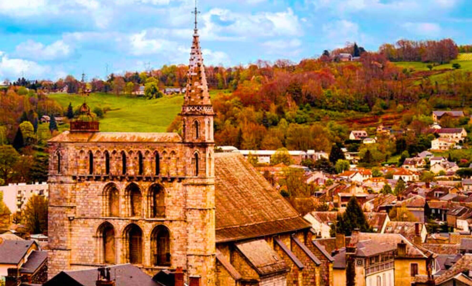 Ville thermale de Bagnères-de-Bigorre dans les Pyrénées