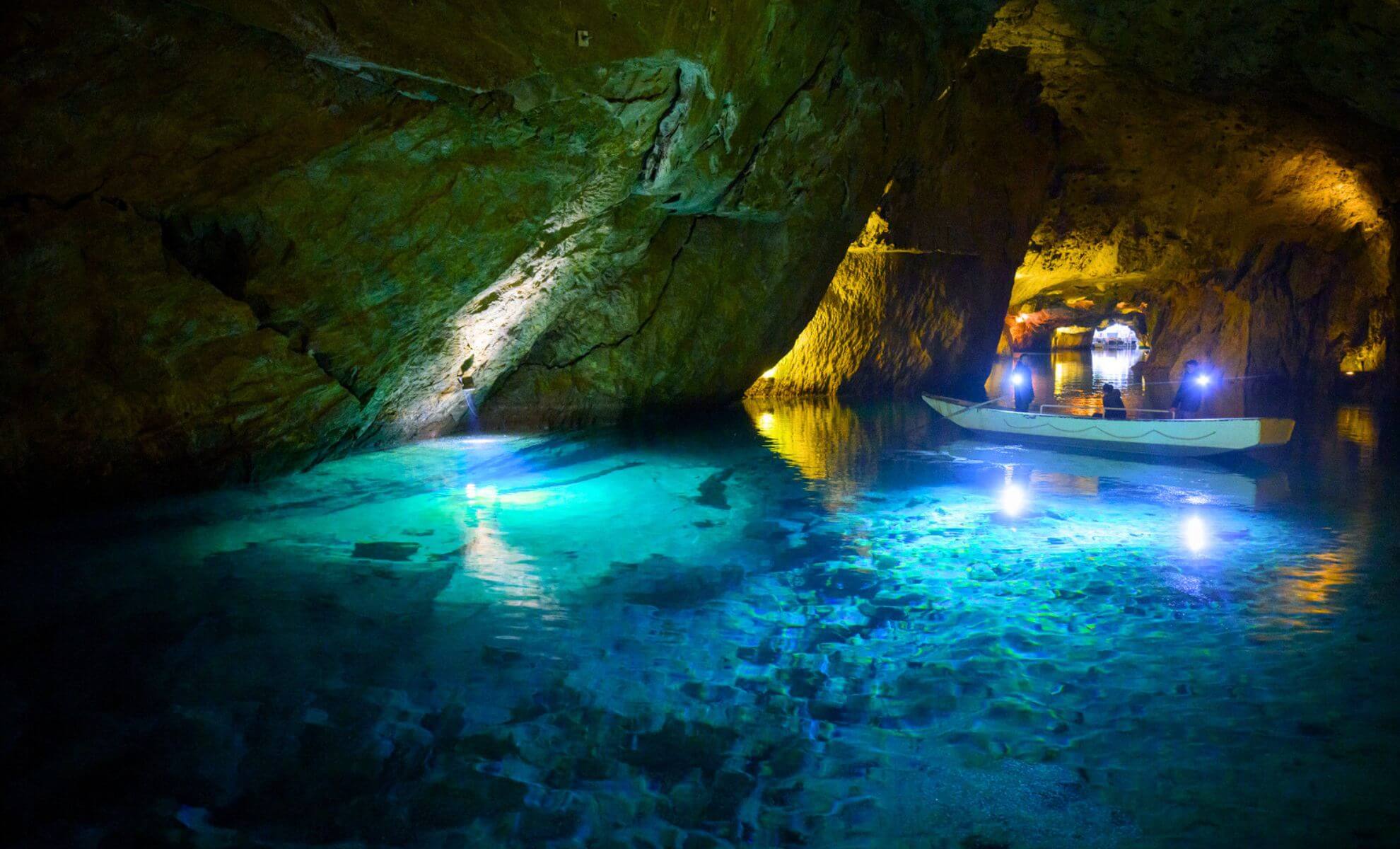 Le lac souterrain de Saint-Léonard en Suisse
