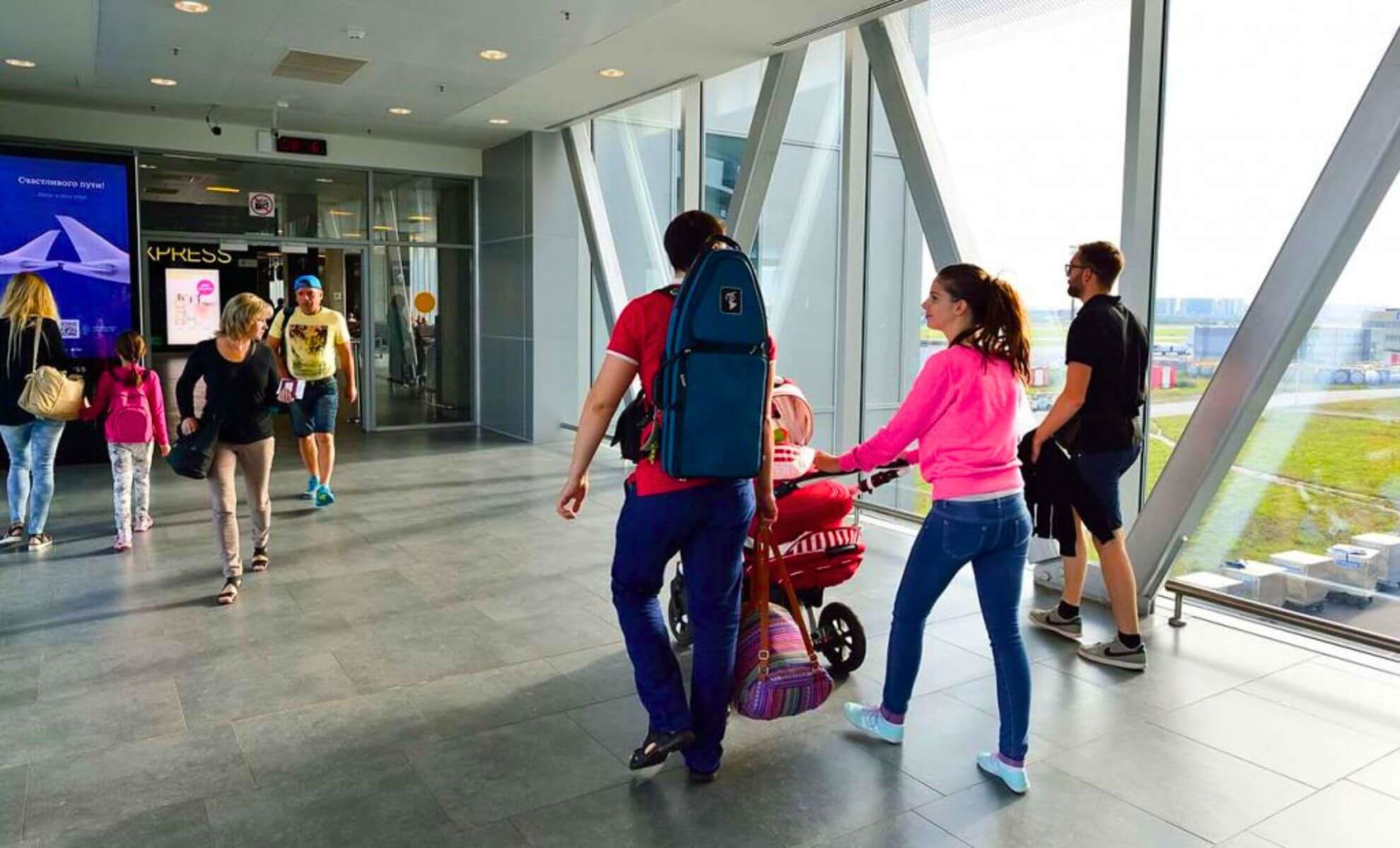 Location poussette dans aéroports parisiens