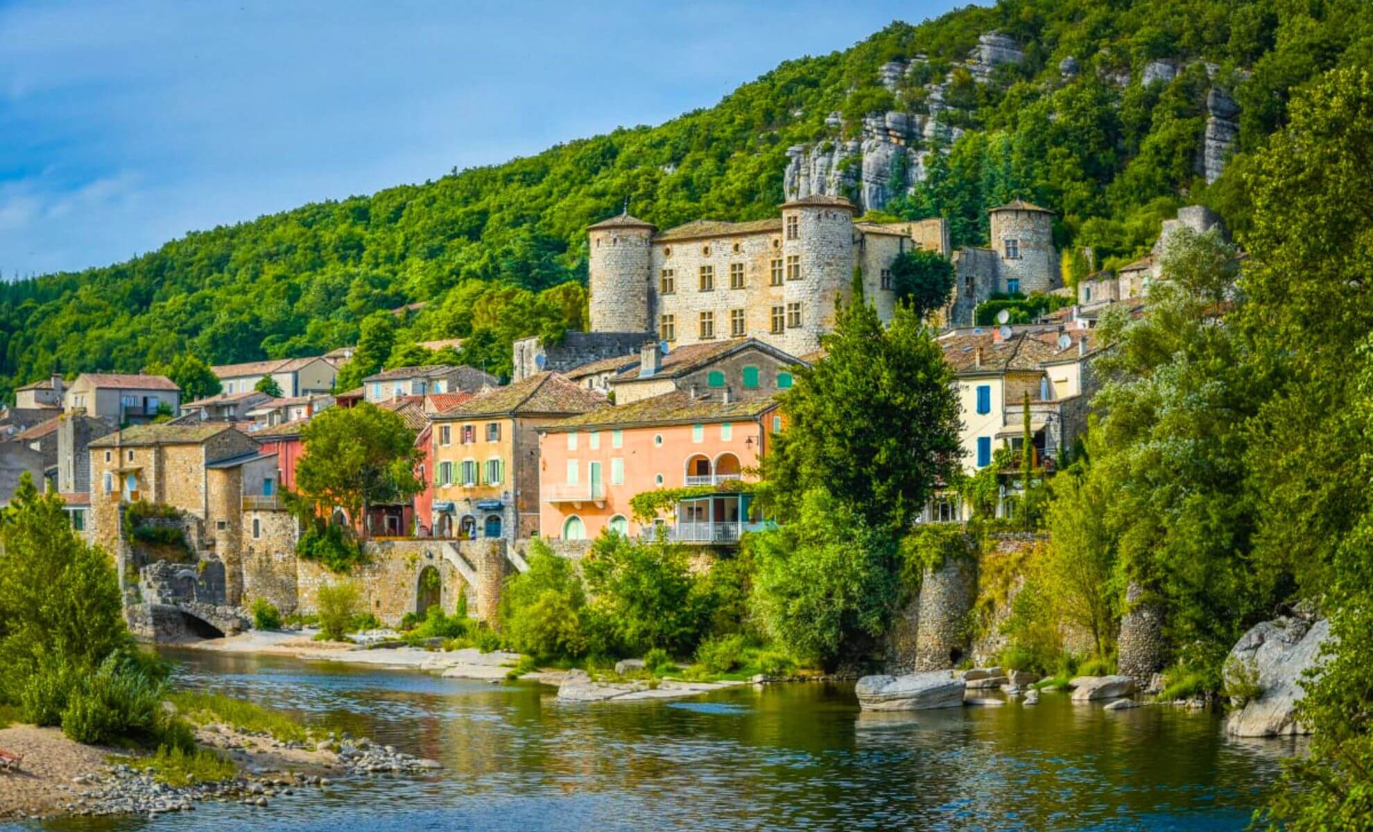 Le village de Vogüé